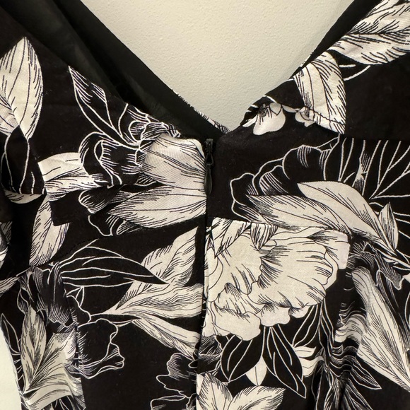 Bardot Frankie Frill Black and White Floral Hi-Lo Hem Cold Shoulder Dress - Picture 6 of 9